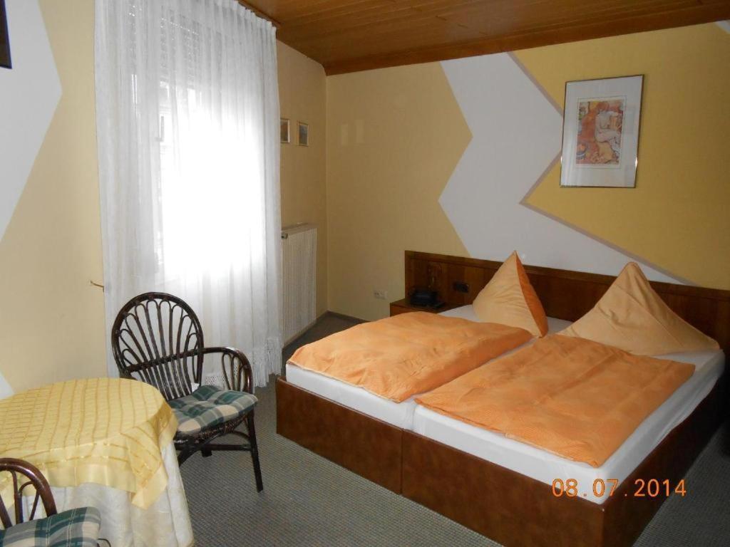 Weinhaus Hotel Zum Josefshof Graach Oda fotoğraf